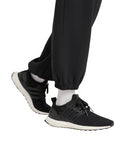 Dettaglio del bordo alla caviglia del pantalone Adidas donna, chiusura elastica per un look raffinato e confortevole