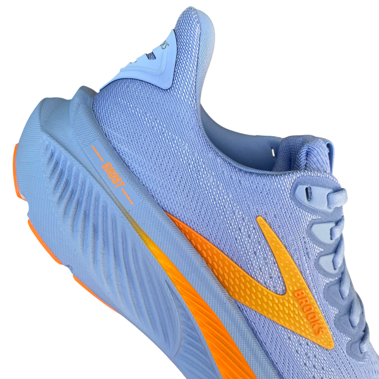 Brooks Ghost 17 dettaglio design celeste femminile fresco