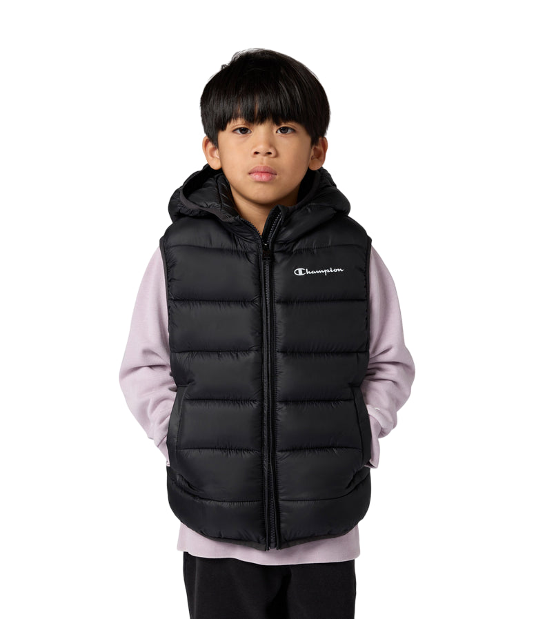 Champion Gilet Bambino Cappuccio 307223 KK001 Nero – imbottito, zip intera, comfort, stile - indossato frontale