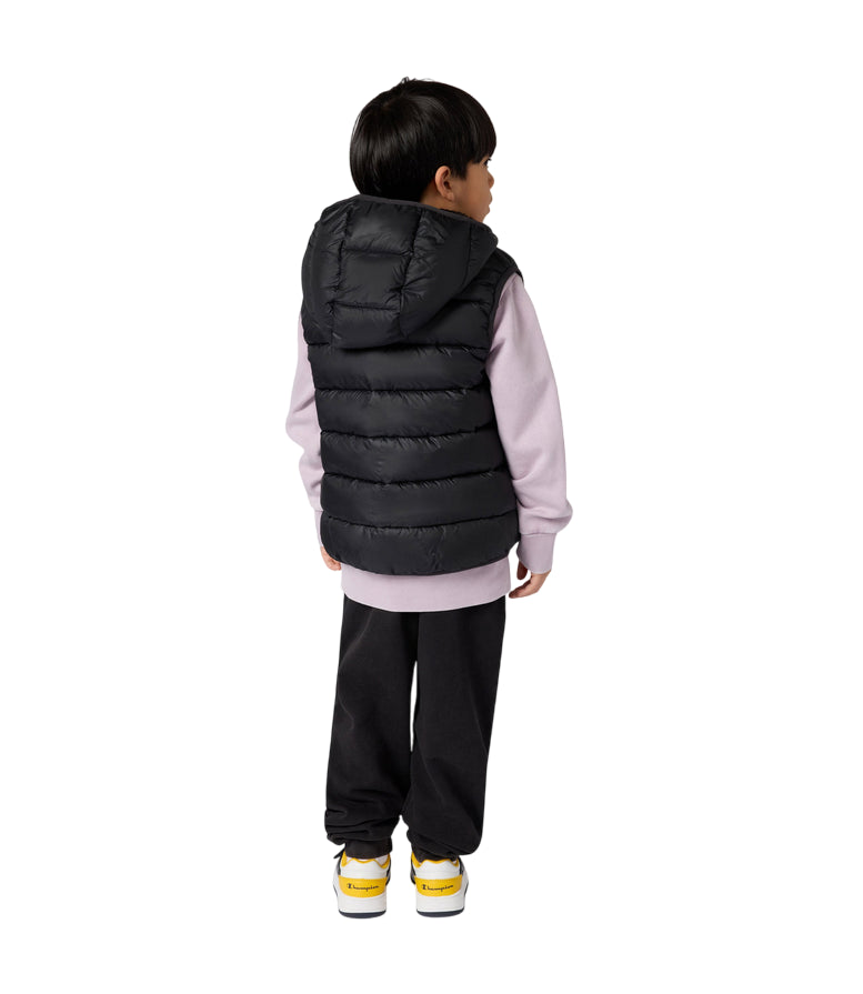 Champion Gilet Bambino Cappuccio 307223 KK001 Nero – imbottito, zip intera, comfort, stile - indossato retro
