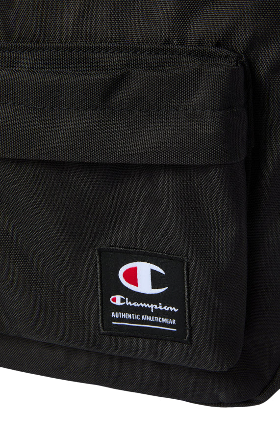 Champion Zaino Piccolo Multiuso 806020 KK001 Nero - Zaino Impermeabile Leggero per Uomo e Donna - logo