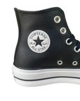 Dettaglio tomaia in pelle nera Converse All Star Chuck Taylor 561675C, materiali premium per donna