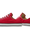 Sneakers Converse Chuck Taylor All Star Classic M9696C rosse basse da adulto, scarpe casual iconiche unisex in tela rossa con suola bianca, vista posteriore