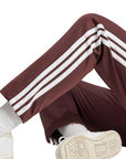 Dettaglio Taglio del Pantalone Adidas - Tuta Track Essentials
