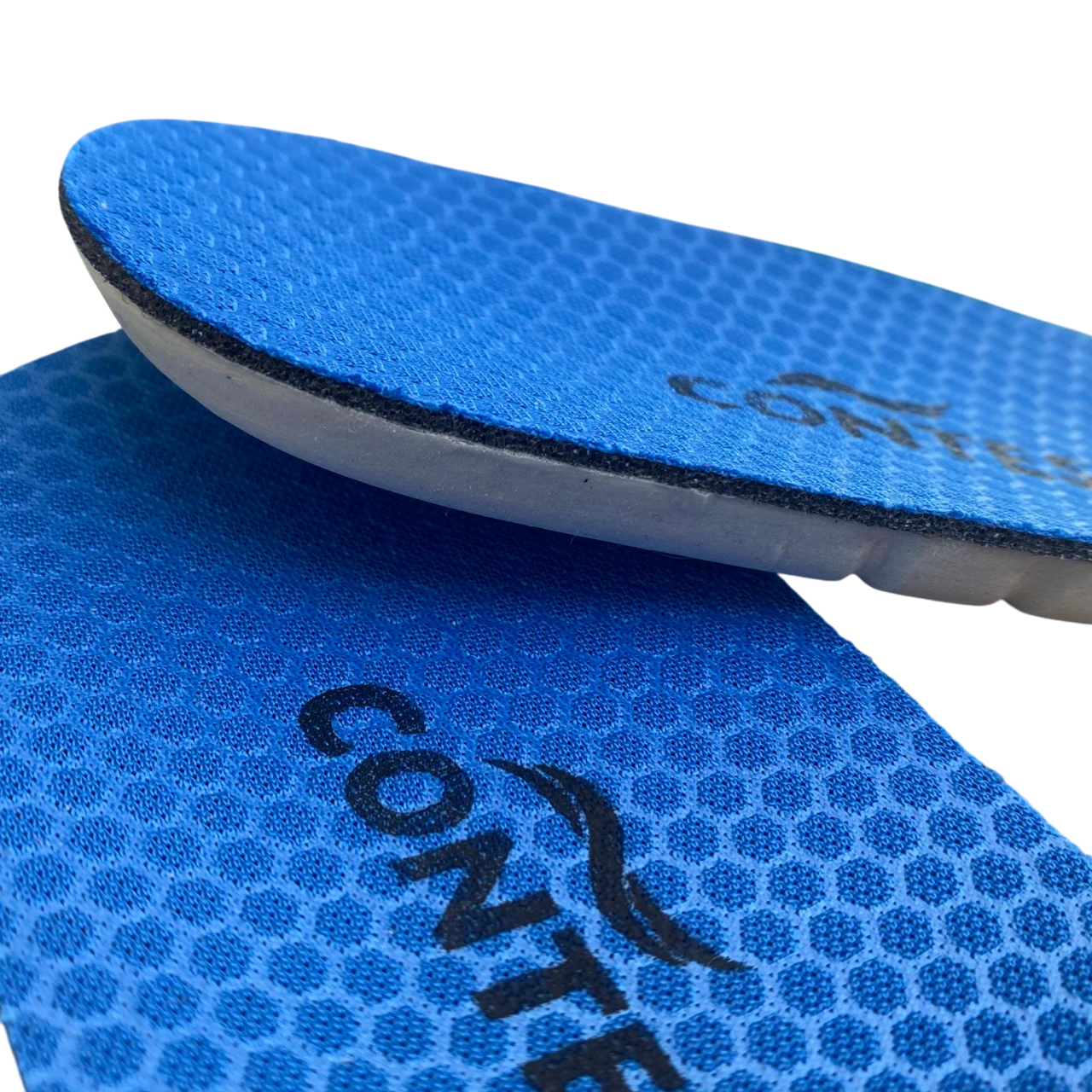 Dettaglio della soletta Contes con lattice 25 shore ad alta compressione e materiale tecnico Soft Dry per assorbimento eccellente dell'umidità