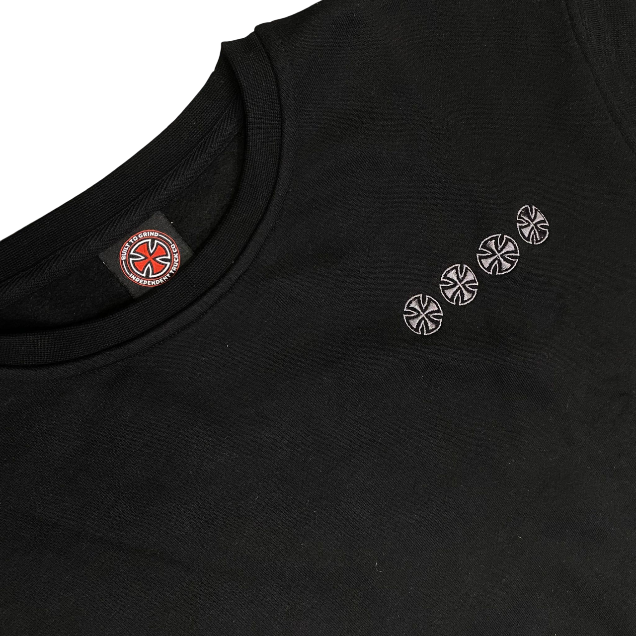 Independent felpa girocollo da uomo Crew Chain Cross INA-CRW-027 nero