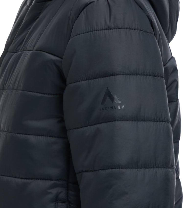 McKinley Piumino con Cappuccio da Ragazzo Alix 432360-057 Nero – Protezione Invernale, Comfort e Stile Outdoor - LOGO