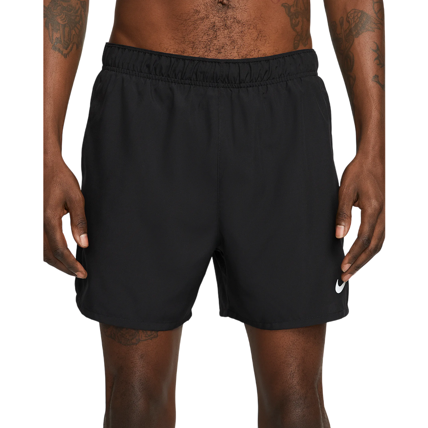 Pantaloncino Nike Challenger Shorts Dri-FIT nero DV9363-010, lunghezza 13cm, con tecnologia traspirante, inserti in mesh e tasche con chiusura a strappo