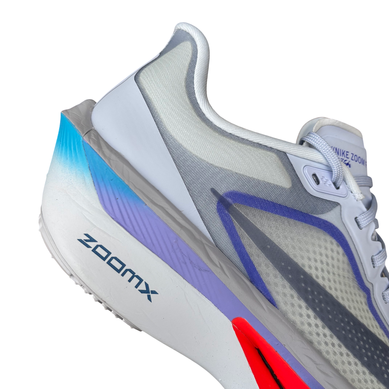 Nike Zoom Fly 6 FN8454-002 scarpa da corsa uomo colorazione Fantasma-Grigio-Blu vista tallone