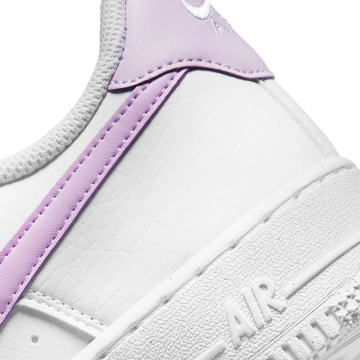 Nile scarpa sneaker da donna Air Force 1 '07 Next Nature DN1430-105 bianco-glicine