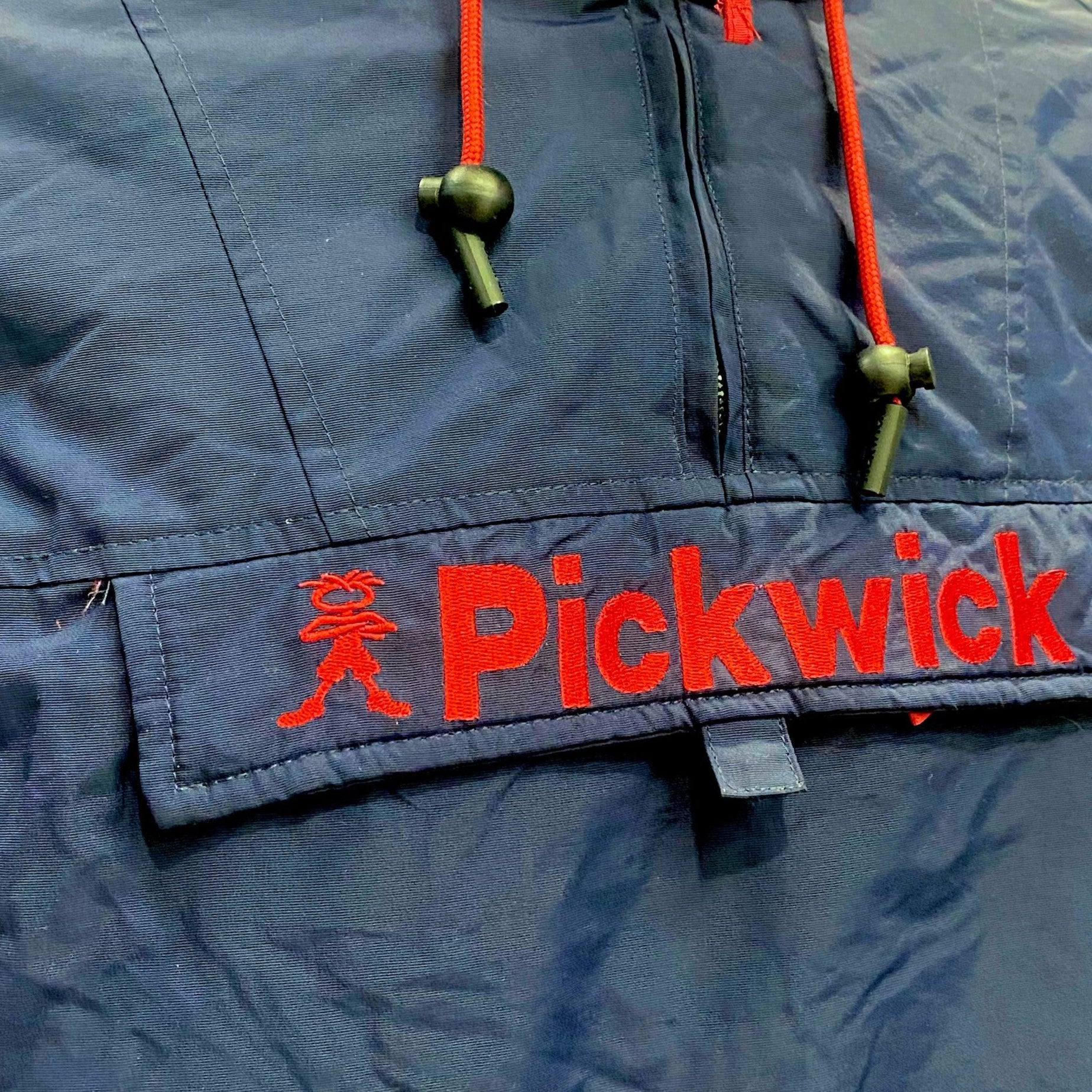 Pickwick giaccone da uomo con cappuccio mezza zip e tascone a marsupio Anorak Vulcano blu