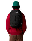 The North Face Zaino outdoor Unisex adulto NF0A3KVC4K0 nero indossato