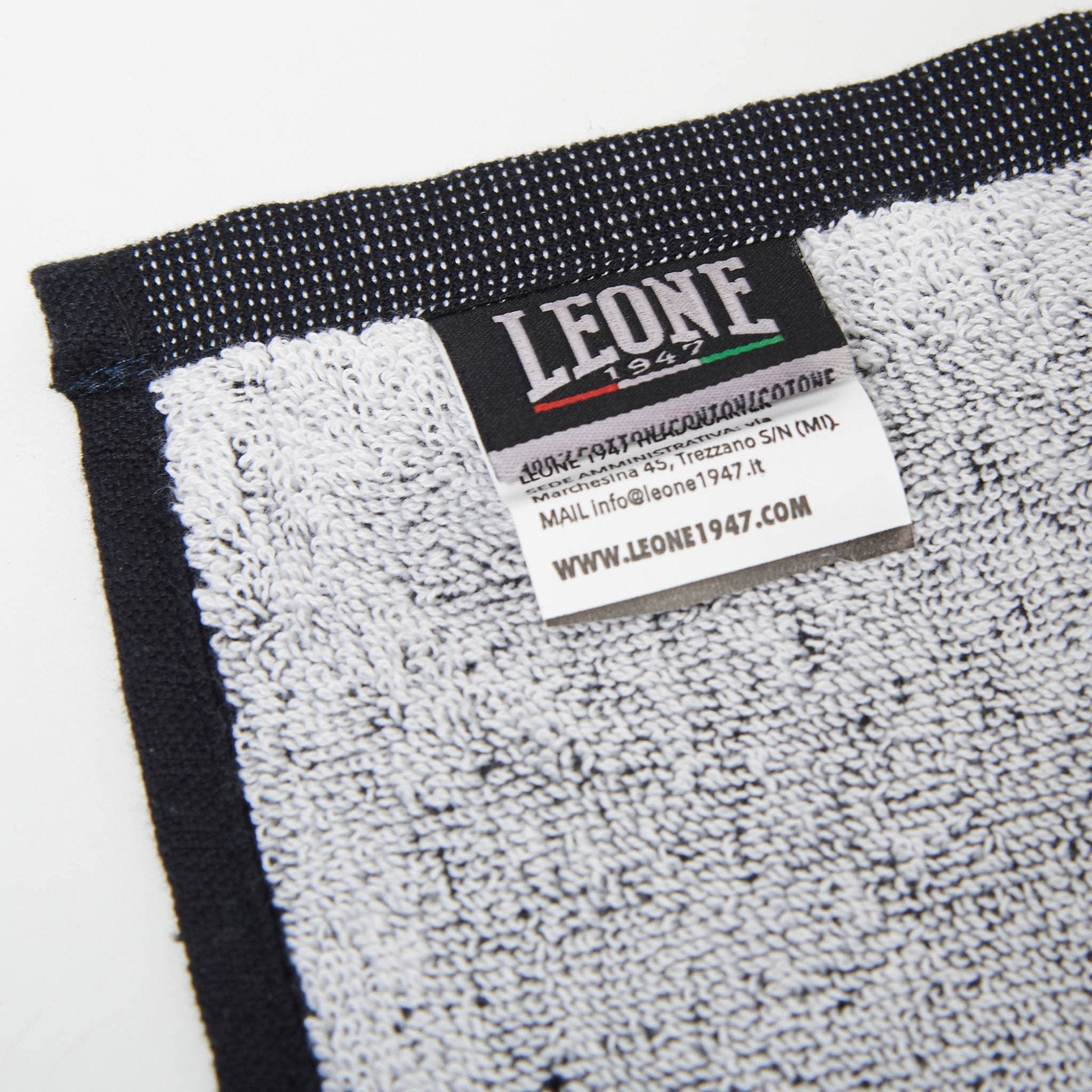 Leone asciugamano da palestra AC916 Black/Grey