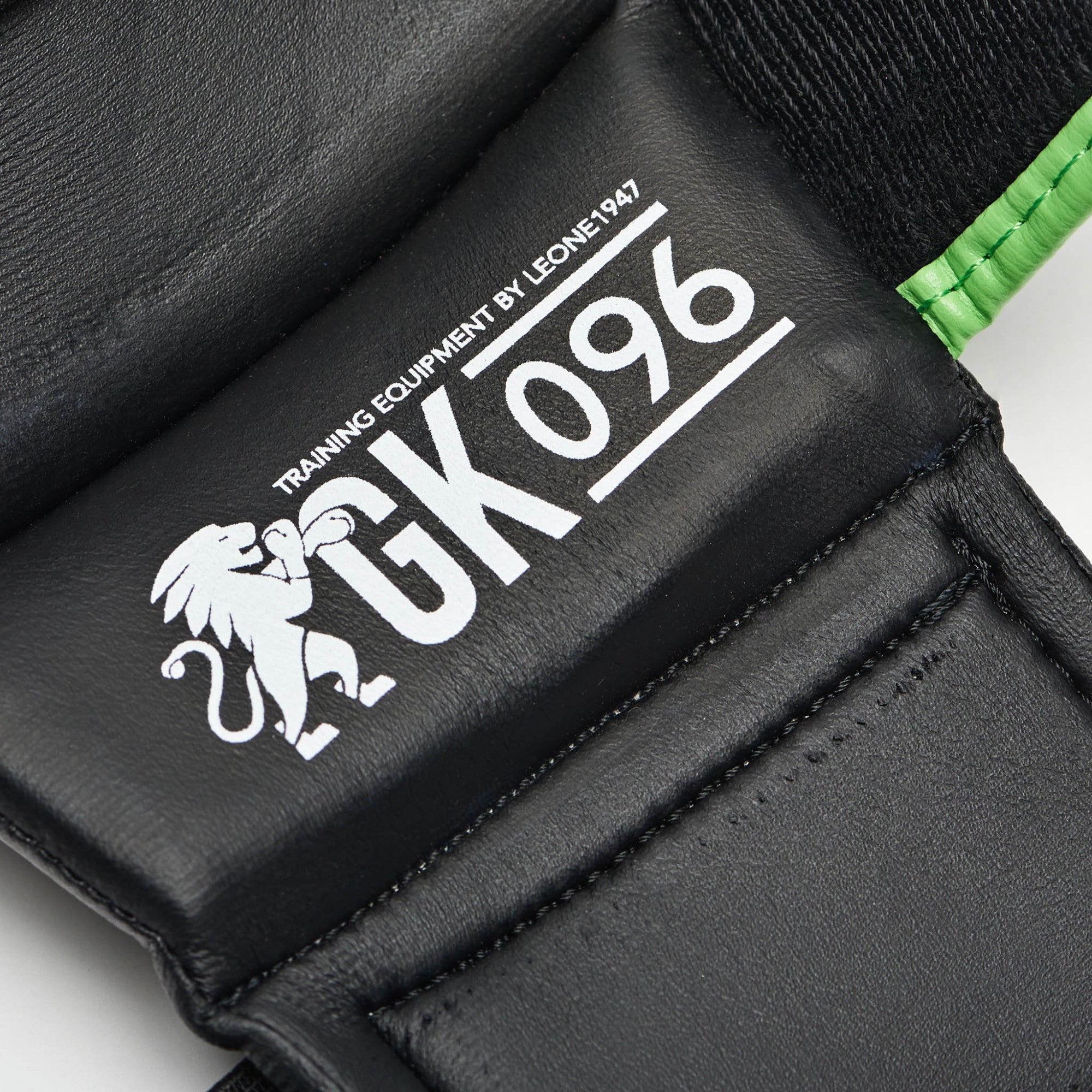 Leone guanti karate GK096 Black
