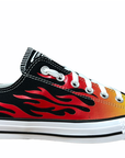 Sneakers Converse Chuck Taylor CTAS OX 166259C uomo con design fiamme arancio-rosso-nero, scarpe basse in tela canvas vintage resistenti e di tendenza, vista laterale