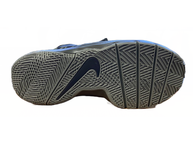 Nike scarpa da basket da junior Team Hustle 8 881941 301 olive