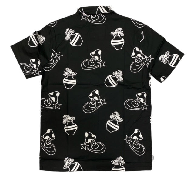 Globe Underground Holiday SS Shirt GB02244001 BLK black