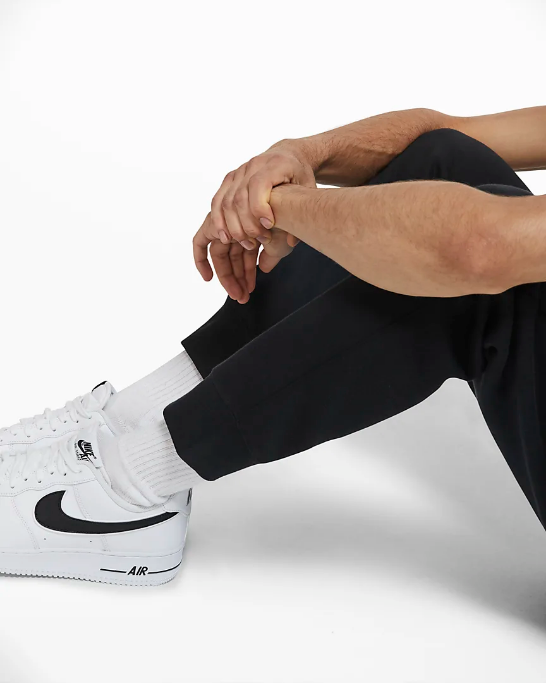 Nike Pantalone sportivo da adulto con elastico al fondo Jogger Club Fleece BV2671 010 nero