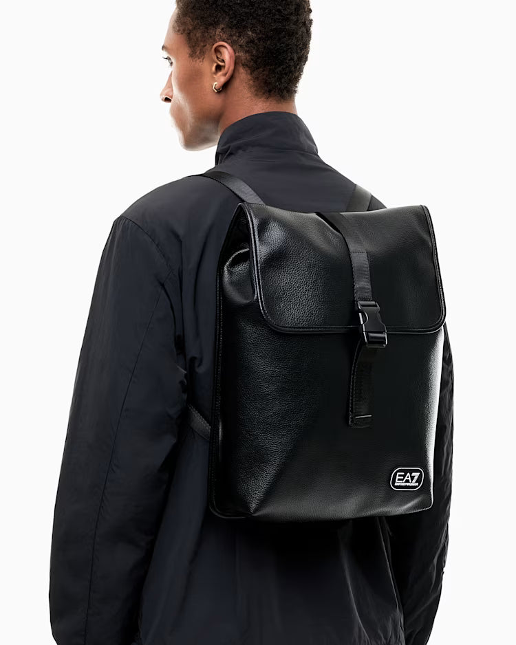 EA7 ARMANI Zaino con finitura martellata e chiusura a fibbia 7X000760 AF29345 UC001 nero