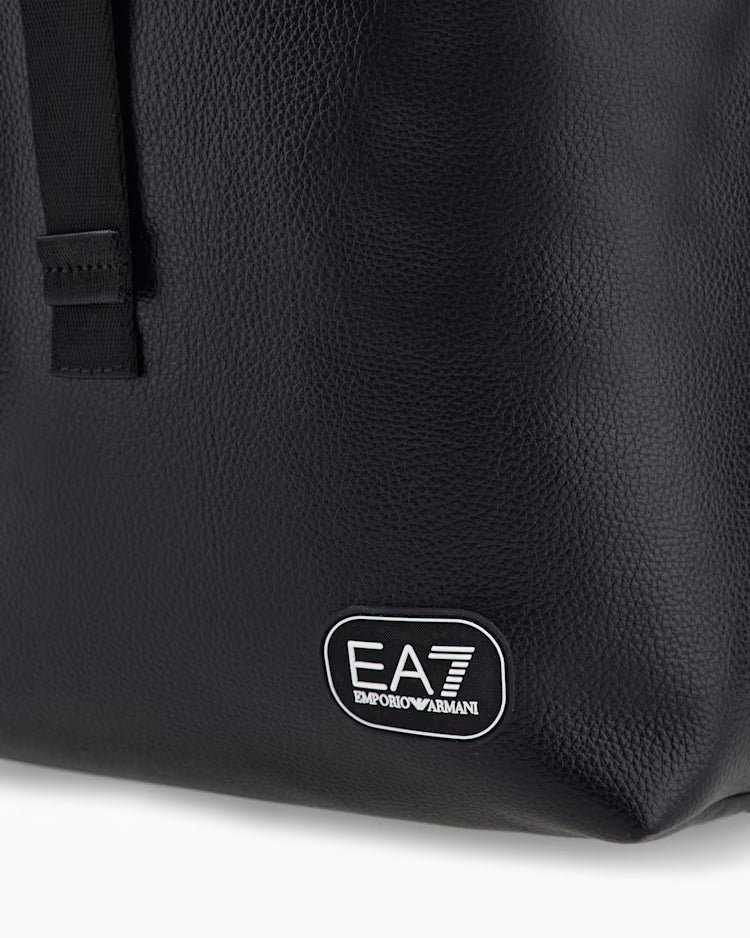 EA7 ARMANI Zaino con finitura martellata e chiusura a fibbia 7X000760 AF29345 UC001 nero