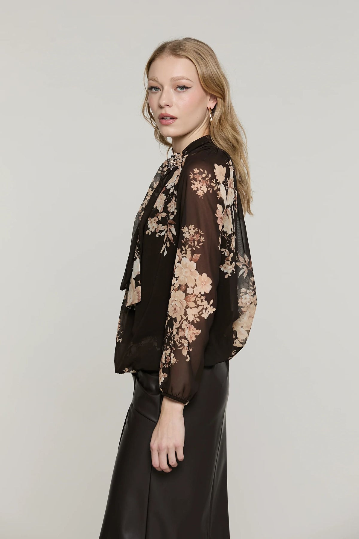 Relish Blusa RATIH manica lunga con elastico colletto più fusciacca fantasia fiori RDA2603009022 cioccolato