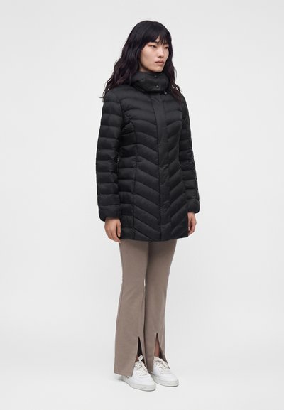 EA7 Emporio Armani Giubbotto Lungo 7W001532 AF16413 UC001 Donna Nero - Piumino con Cappuccio