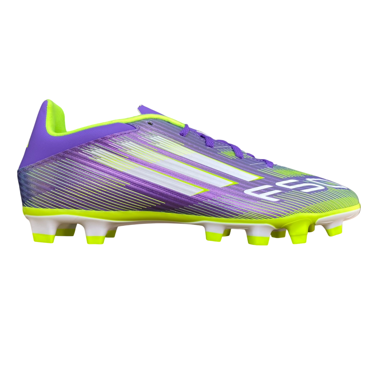 Scarpe da calcio Adidas F50 Club modello JI0043 leggendarie per velocità esplosiva, ritorno dell'icona F50 con DNA speed, vista esterna