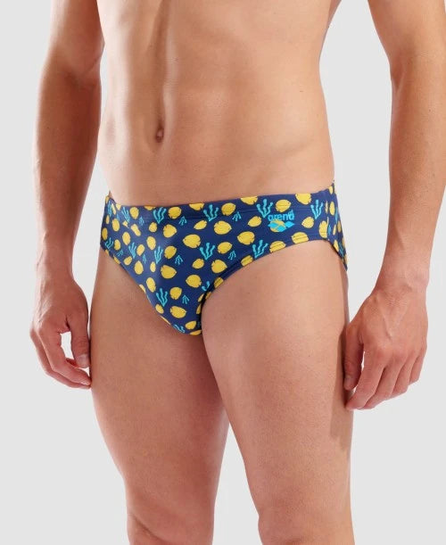 Arena costume da piscina da uomo Briefs Allover Fish 005244730 blu