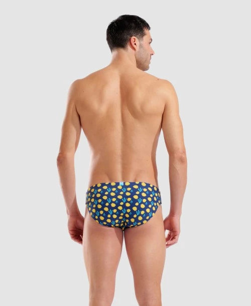 Arena costume da piscina da uomo Briefs Allover Fish 005244730 blu