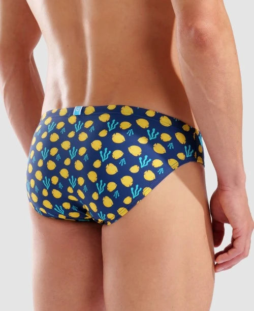 Arena costume da piscina da uomo Briefs Allover Fish 005244730 blu