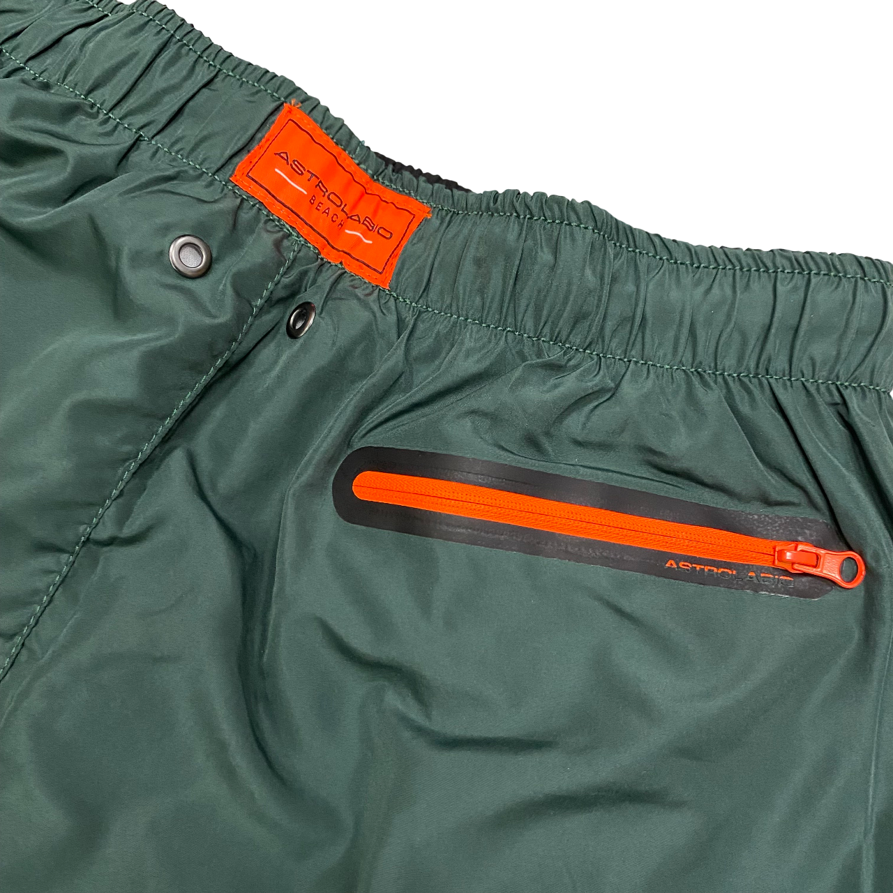 Astrolabio costume a pantaloncino da uomo con cerniera al taschino posteriore M87C QL5 verde_dettaglio