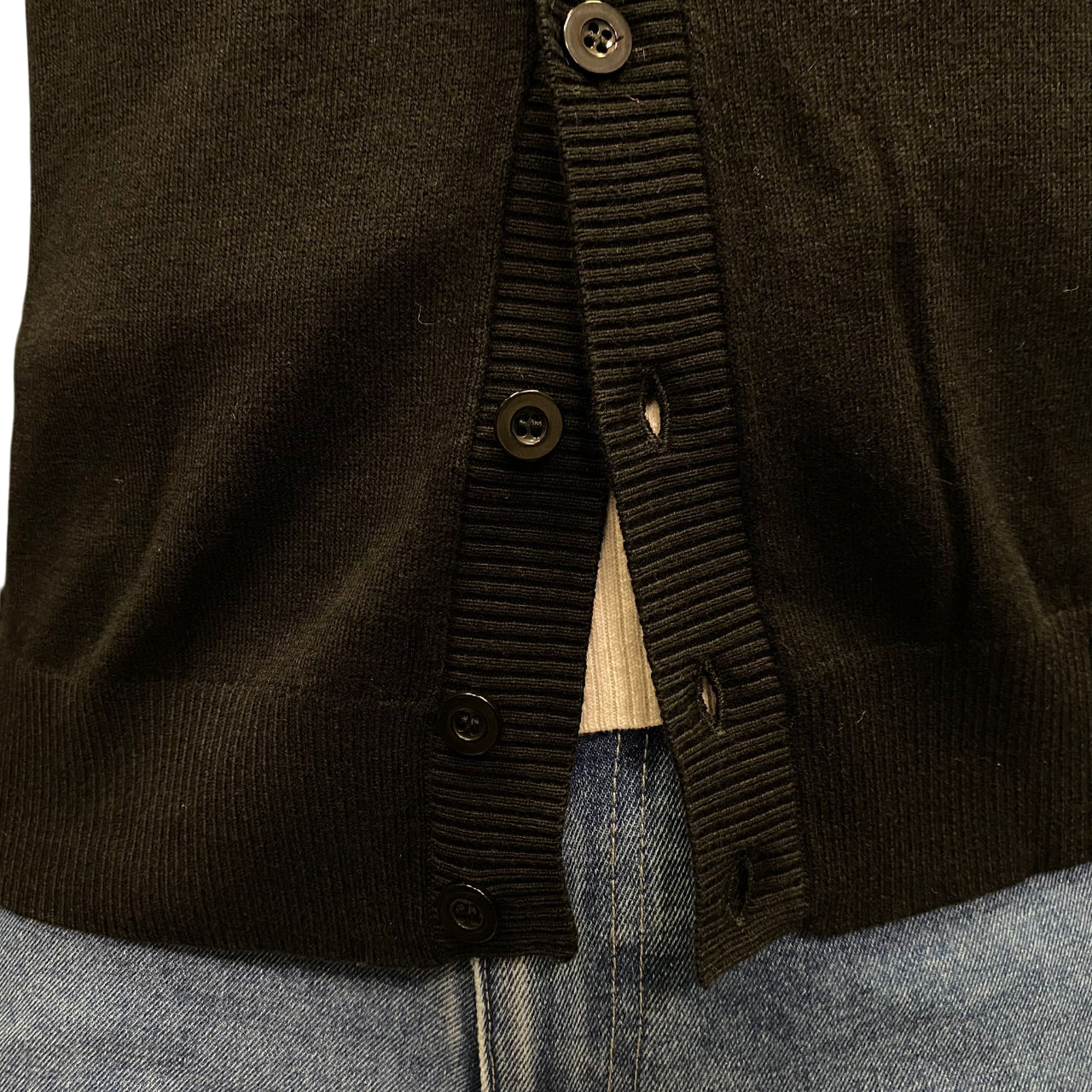 Bikkembergs Cardigan Uomo BMM0984 8000 Nero – Eleganza e Comfort - dettaglio