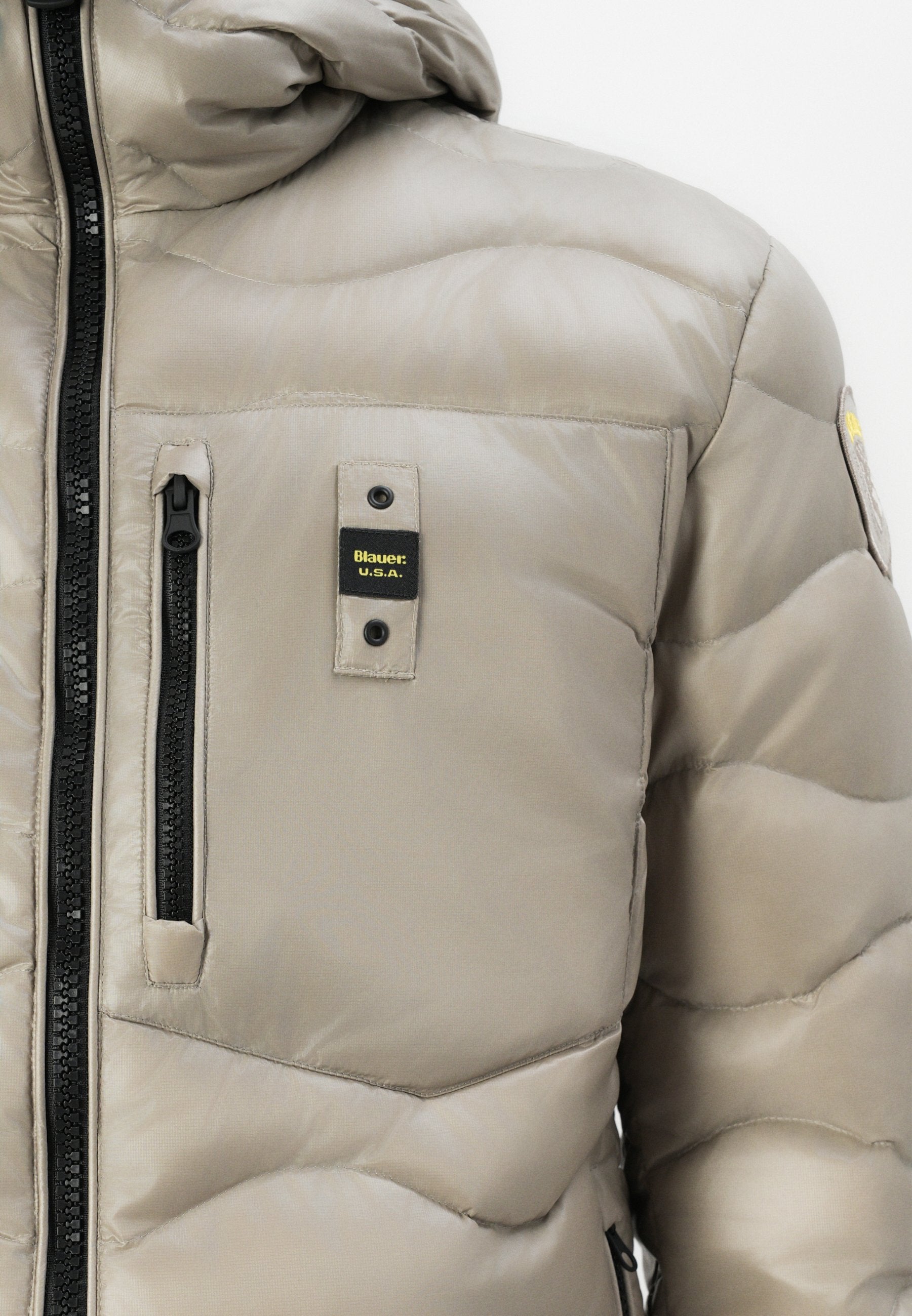Blauer uomo piumino leggero ad onda  con cappuccio e tasca 26SBLUC03177-006719 915 Beige
