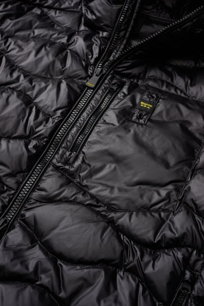 Blauer uomo piumino leggero ad onda  con cappuccio e tasca 26SBLUC03177-006719 999 nero logo