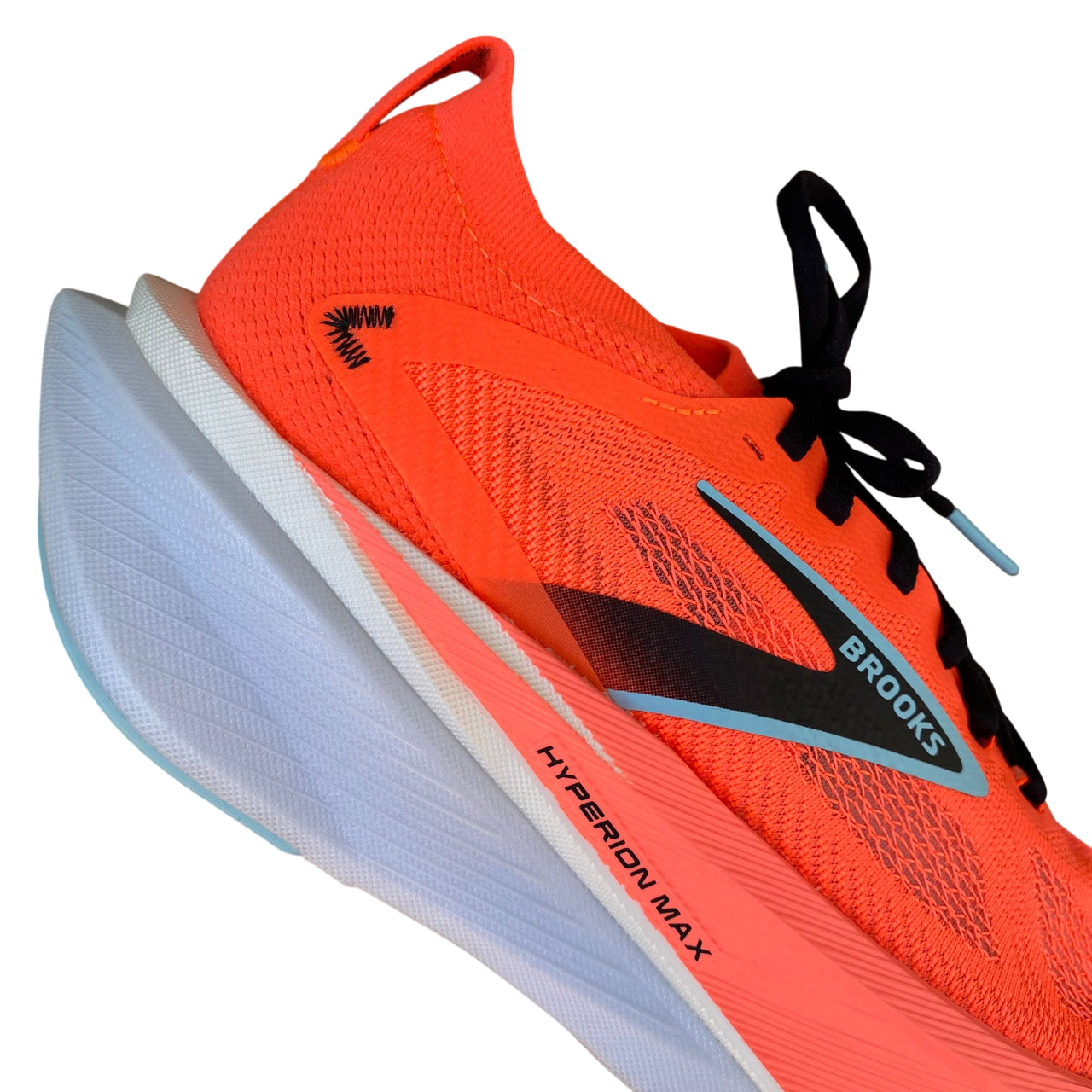 Brooks Hyperion Max 3 dettaglio tecnologia racing corallo nero competitivo