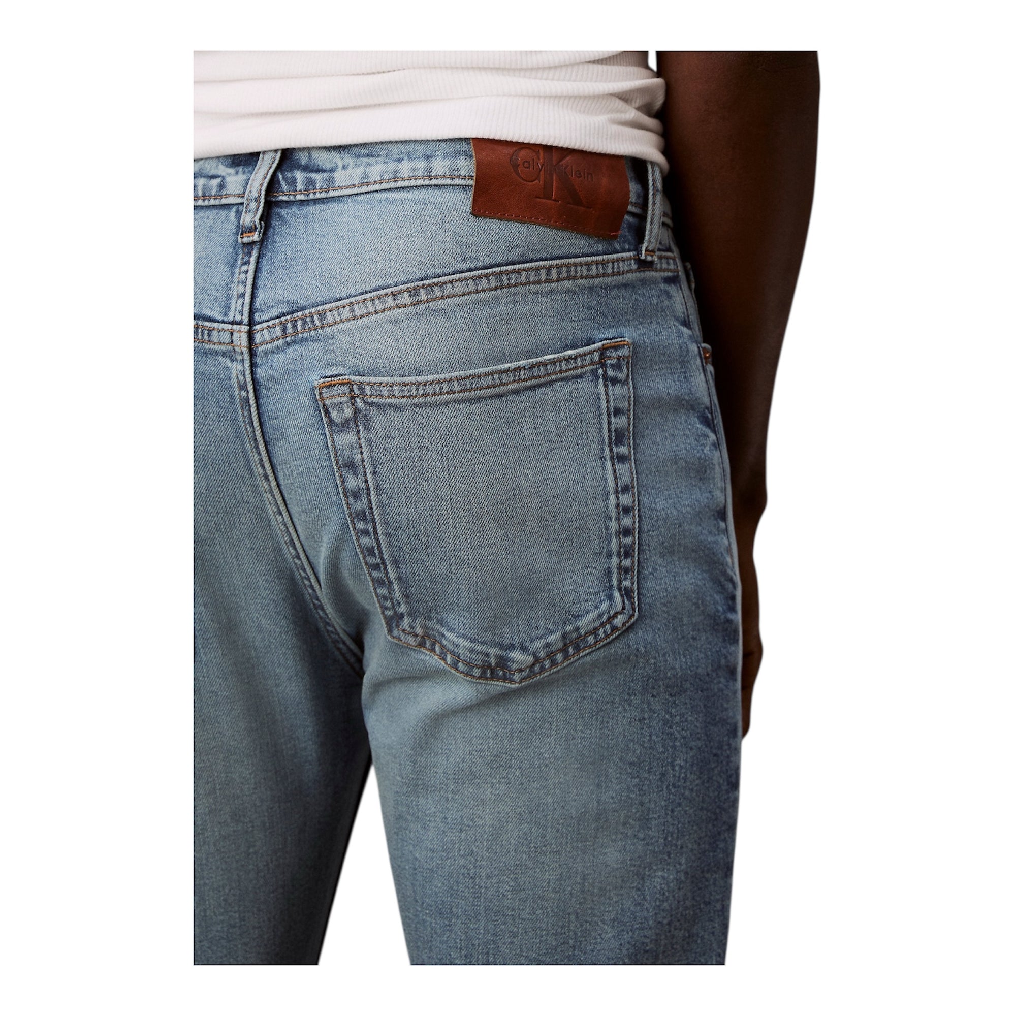 Calvin Klein Jeans Slim Tapered Uomo LV04RE700G Blu Chiaro Slavato particolare tascha