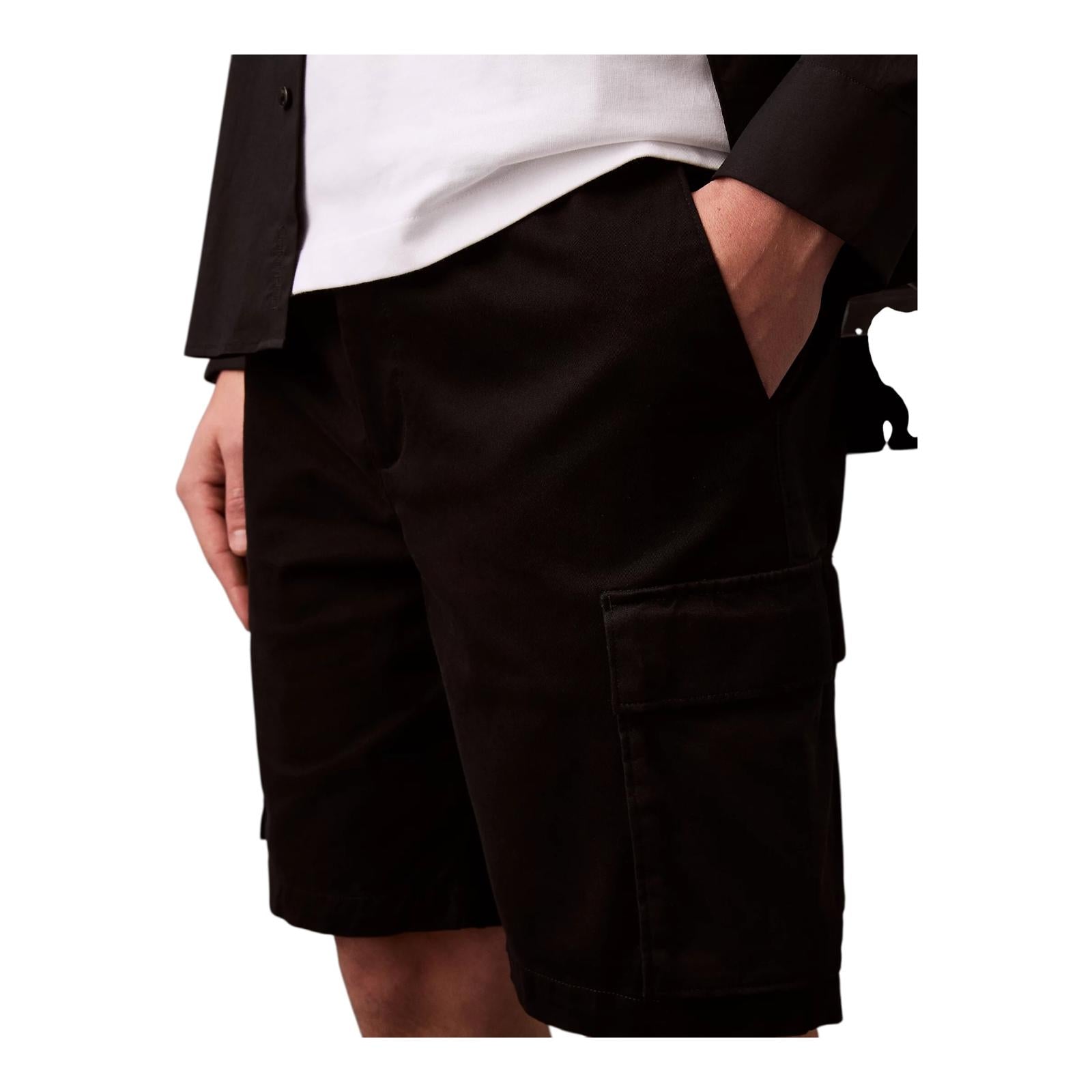 Calvin Klein Pantaloncini cargo in twill di cotone LV04RB618GUB1 nero