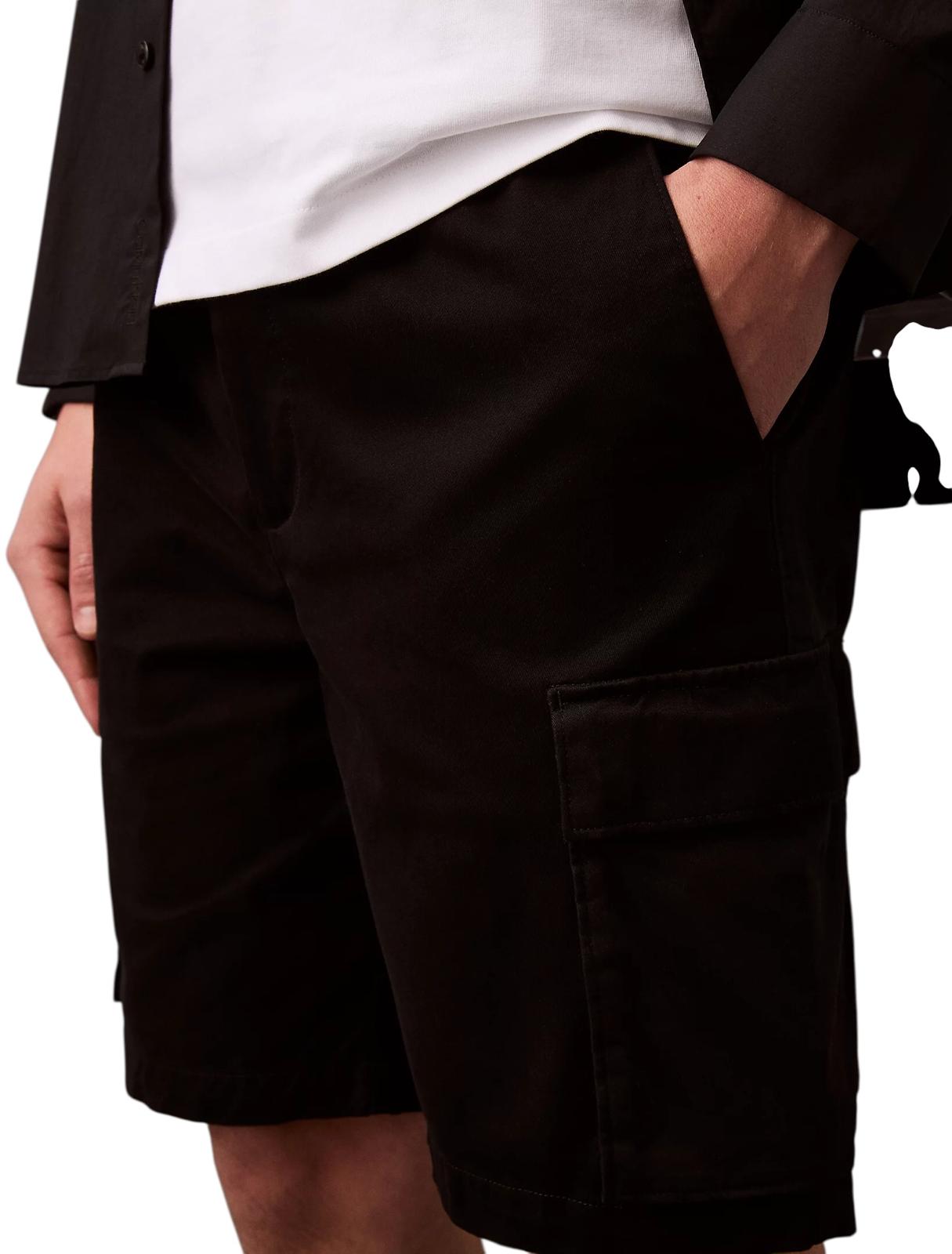 Calvin Klein Pantaloncini cargo in twill di cotone LV04RB618GUB1 nero