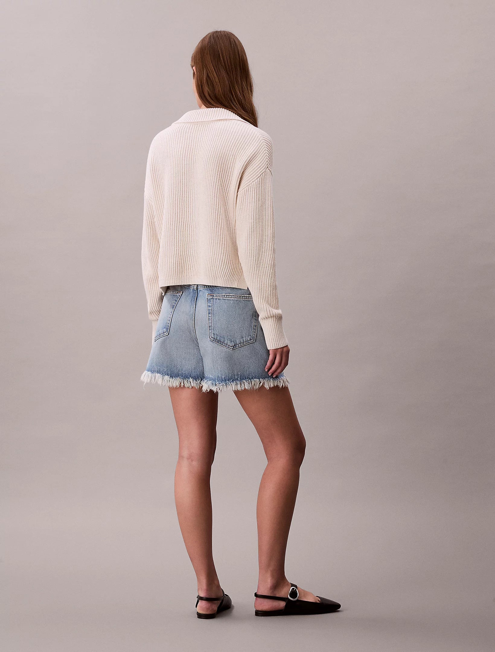 Calvin Klein pantaloncino in denim sfrangiato con taglio relaxed stile anni '90 LV047F765G XHE blu