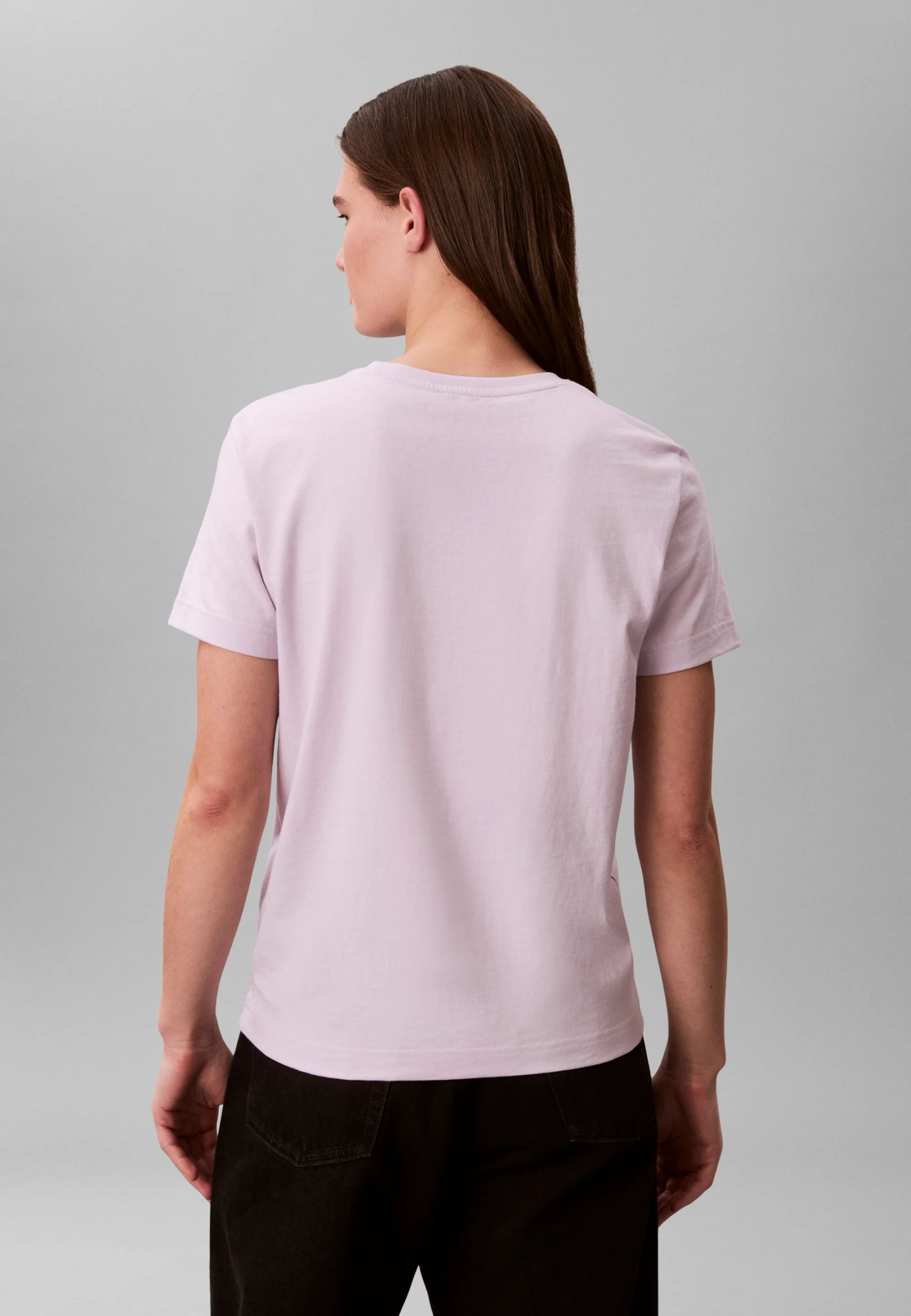 Calvin Klein t-shirt da donna manica corta LV047B224G 3OQ lilla