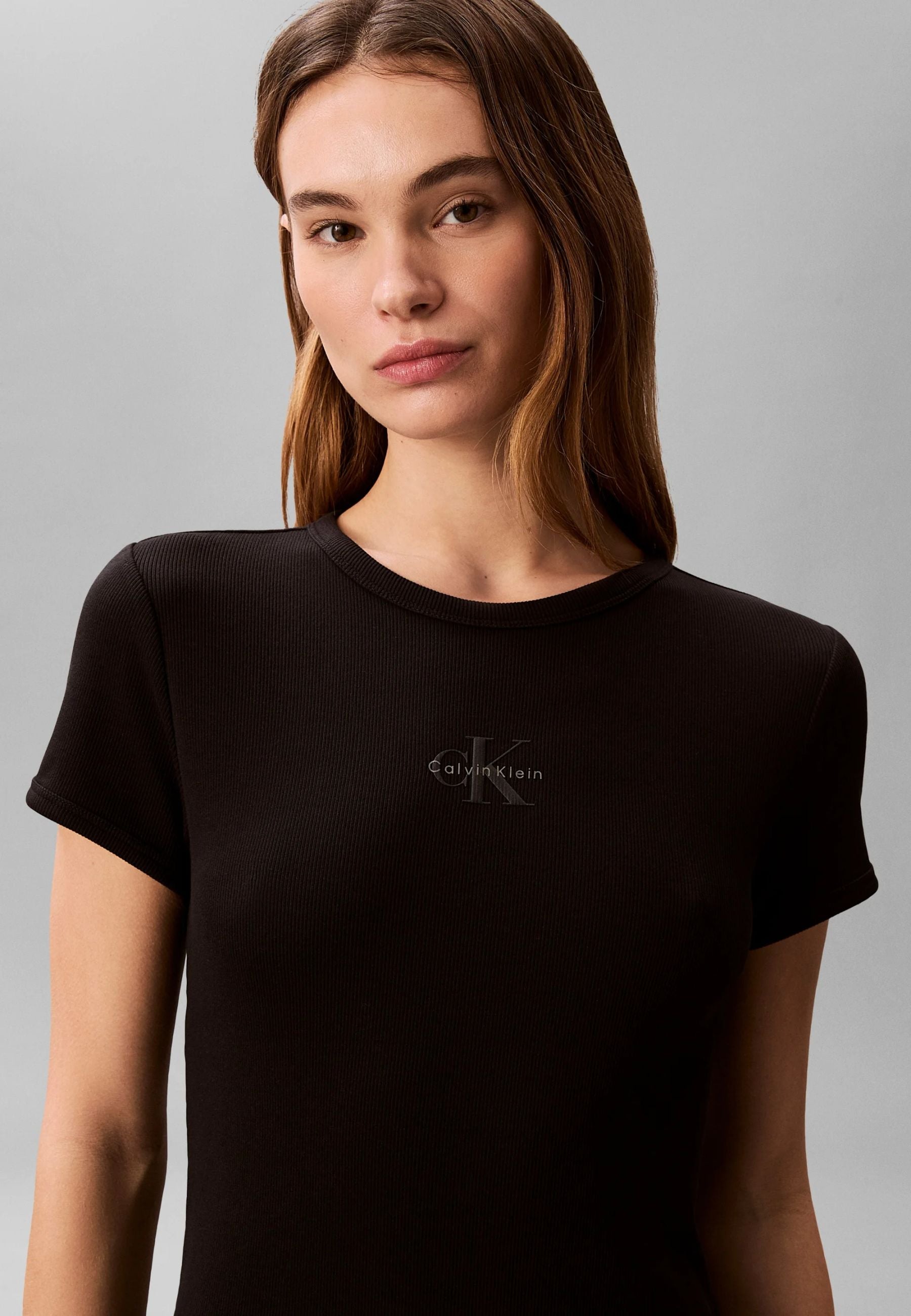 Calvin Klein vestito da donna a costine con logo centrale in tinta LV047F241G UB1 nero
