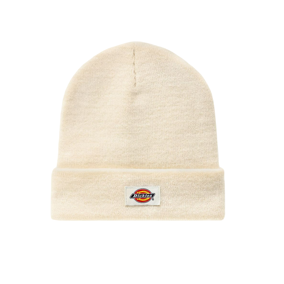 Etichetta Dickies cucita sul cappello Gibsland ecru, simbolo di autenticità e qualità del brand workwear americano