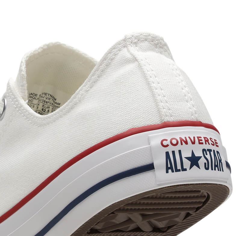 Dettaglio tallone Chuck Taylor All Star OX M7652C, sneakers bianche basse autentiche Converse