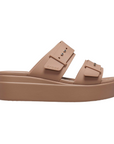 Crocs sandalo da donna con zeppa Brooklyn Buckle Low Wedge 207431-2Q9 latte