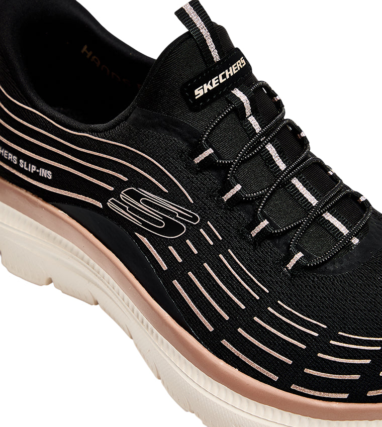 Dettagli oro rosato Skechers Slip-ins Summit Plus BKRG che aggiungono eleganza e stile al design nero