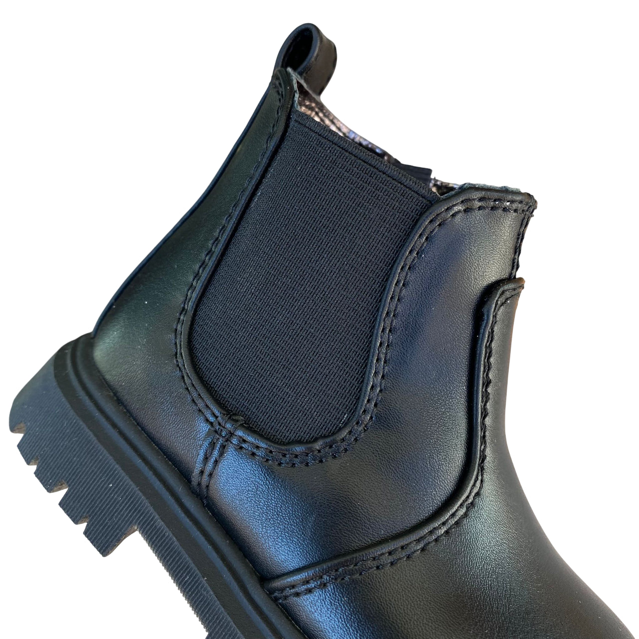 Dettaglio calzata slip-on stivaletto Cult bambino per praticità senza lacci e autonomia
