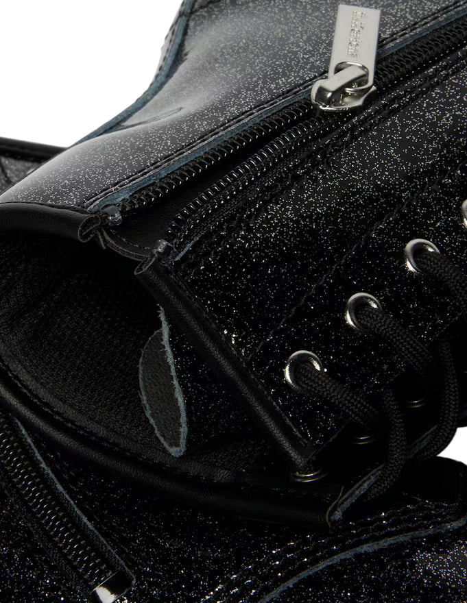 Dr. Martens – Stivali Junior 1460 Glitter 41436001 Nero & Argento | Design Brillante, Pelle Glitterata Kids, Comfort Protezione - dettaglio