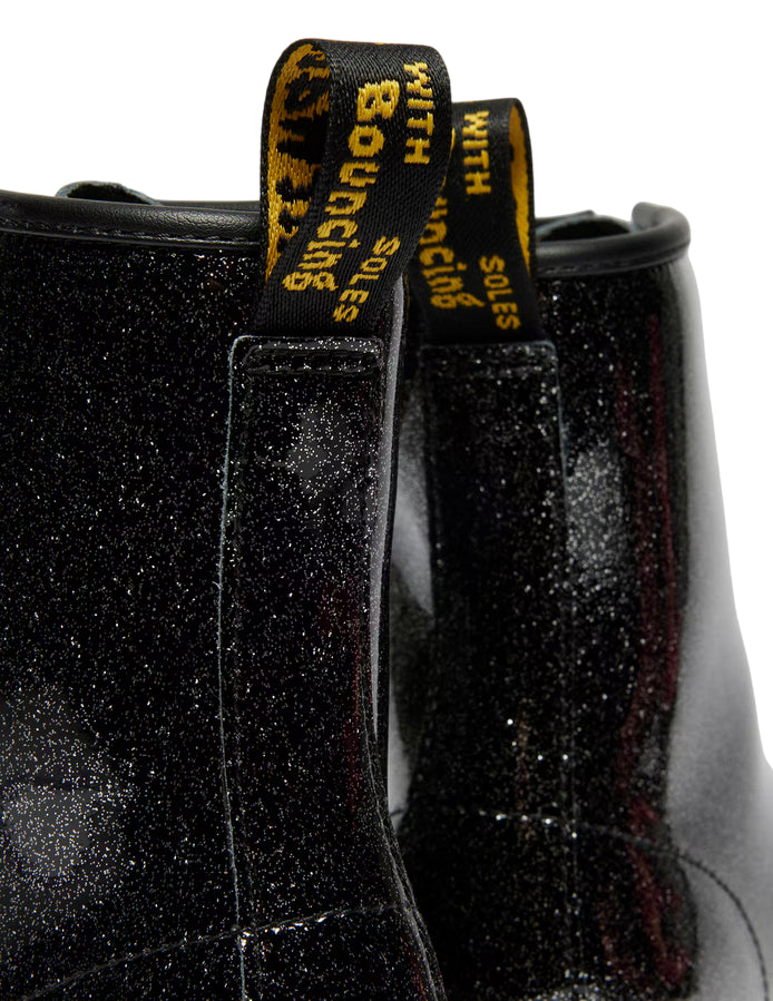 Dr. Martens – Stivali Junior 1460 Glitter 41437001 Nero & Argento | Design Brillante, Pelle Glitterata Kids, Comfort Protezione - 3/4 - dettaglio 