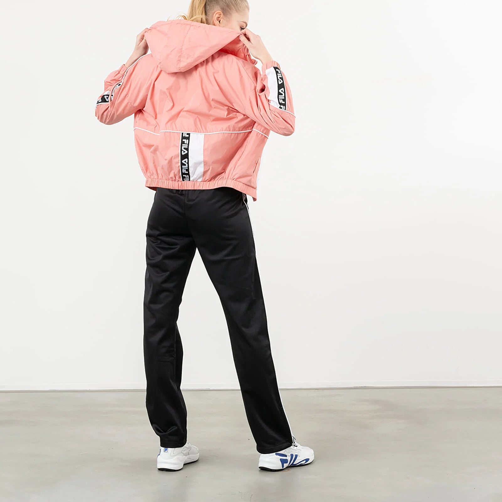 Fila Tale Wind Jacket W 687692 A483 lobster bisque-bright white