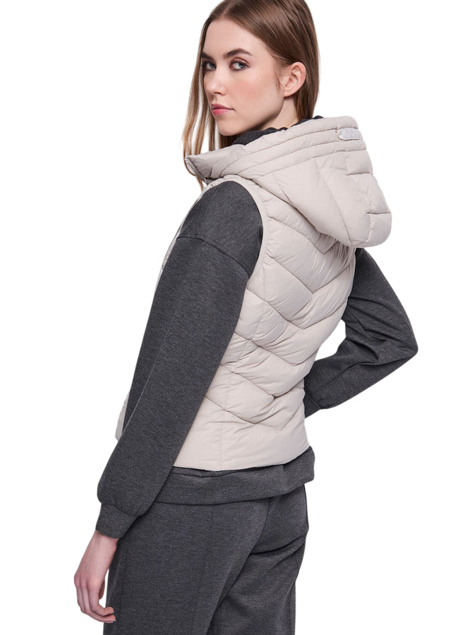 Gaudì Gilet Donna Nylon Trapuntato Cappuccio 521BD35003-2101 Grigio – Comfort & Stile - retro 